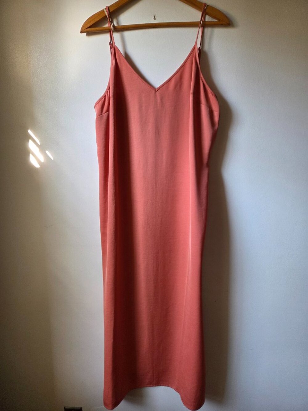 NWT A NEW DAY CORAL SATIN FEEL V NECK TANK MIDI DRESS SLIT SIDE SIZE L